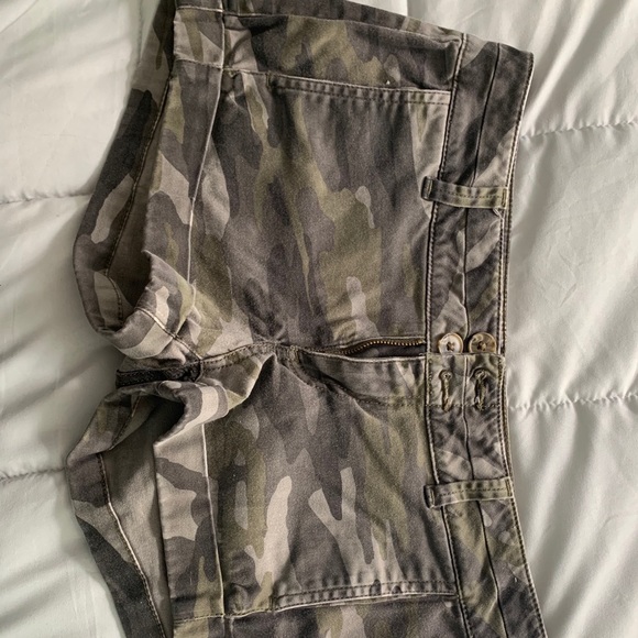 camo express shorts - Picture 1 of 3